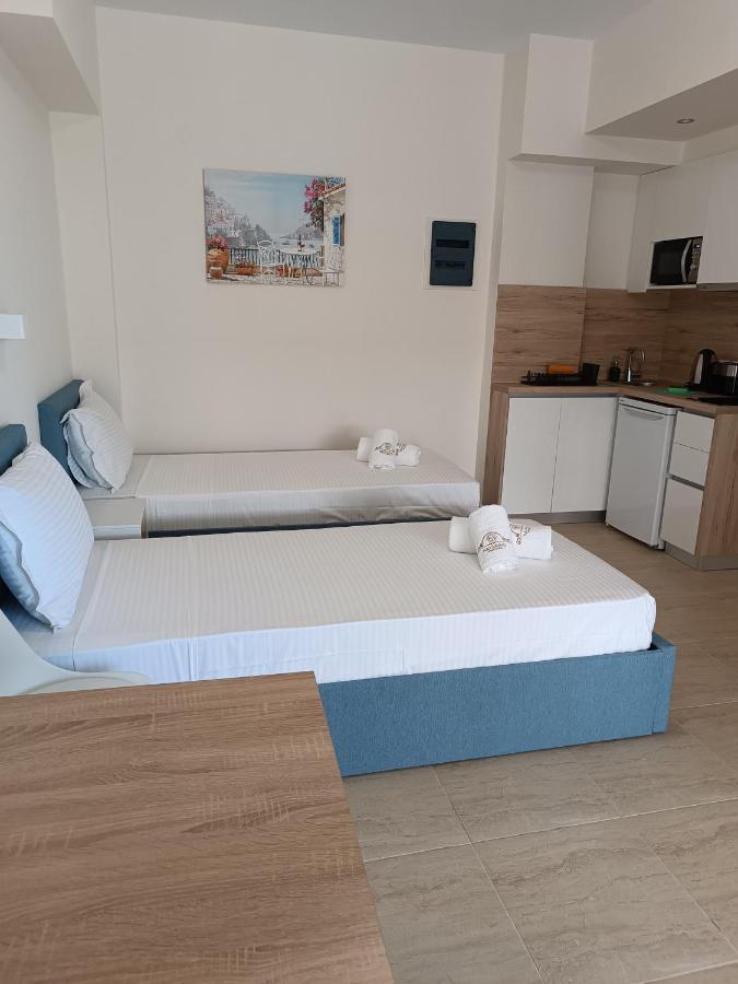 Navarino Luxe Suites With Sea View Peraía Eksteriør bilde